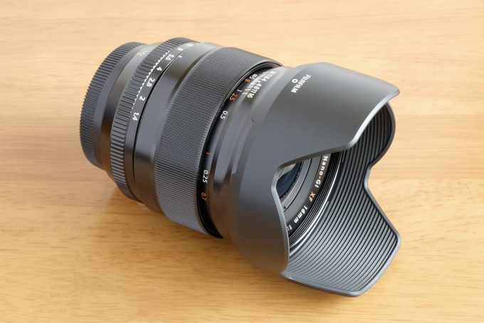 XF16mmと純正フード