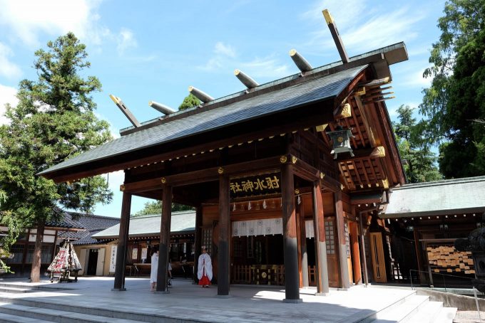 射水神社の拝殿