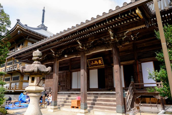 宝光寺本堂と三重塔