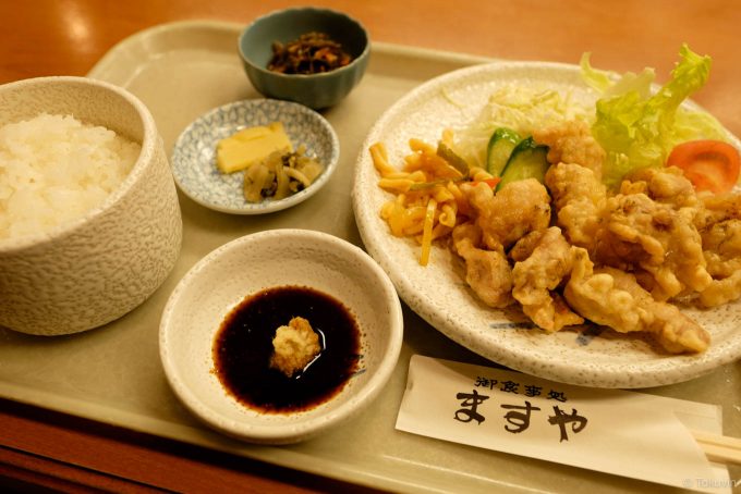 駅前食堂の唐揚げ定食