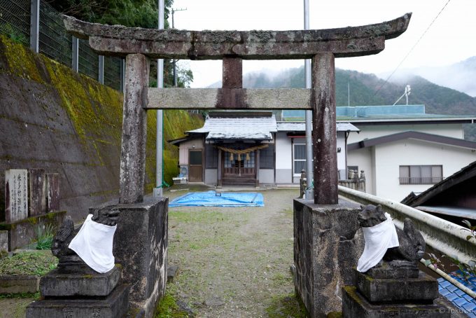 寄木三躰神社