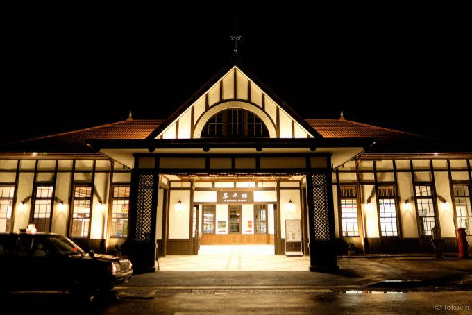 夜明け前の琴平駅