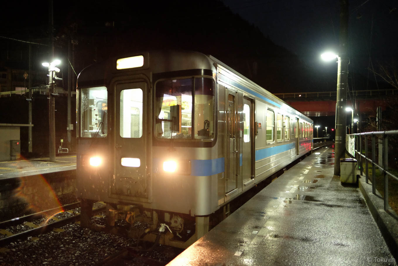 普通列車の阿波池田行き4244D。