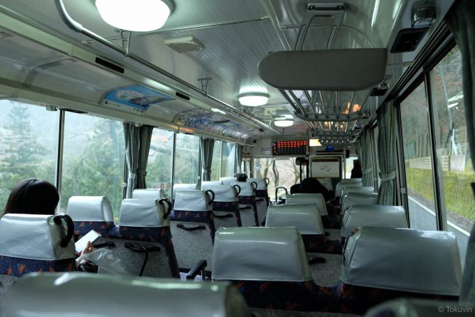 がら空きの車内