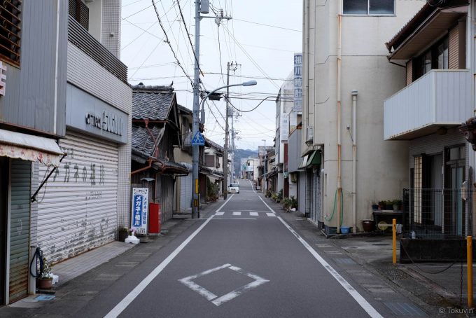 海部市街を抜け城跡を目指す (X-T1 + XF35mm F1.4R)