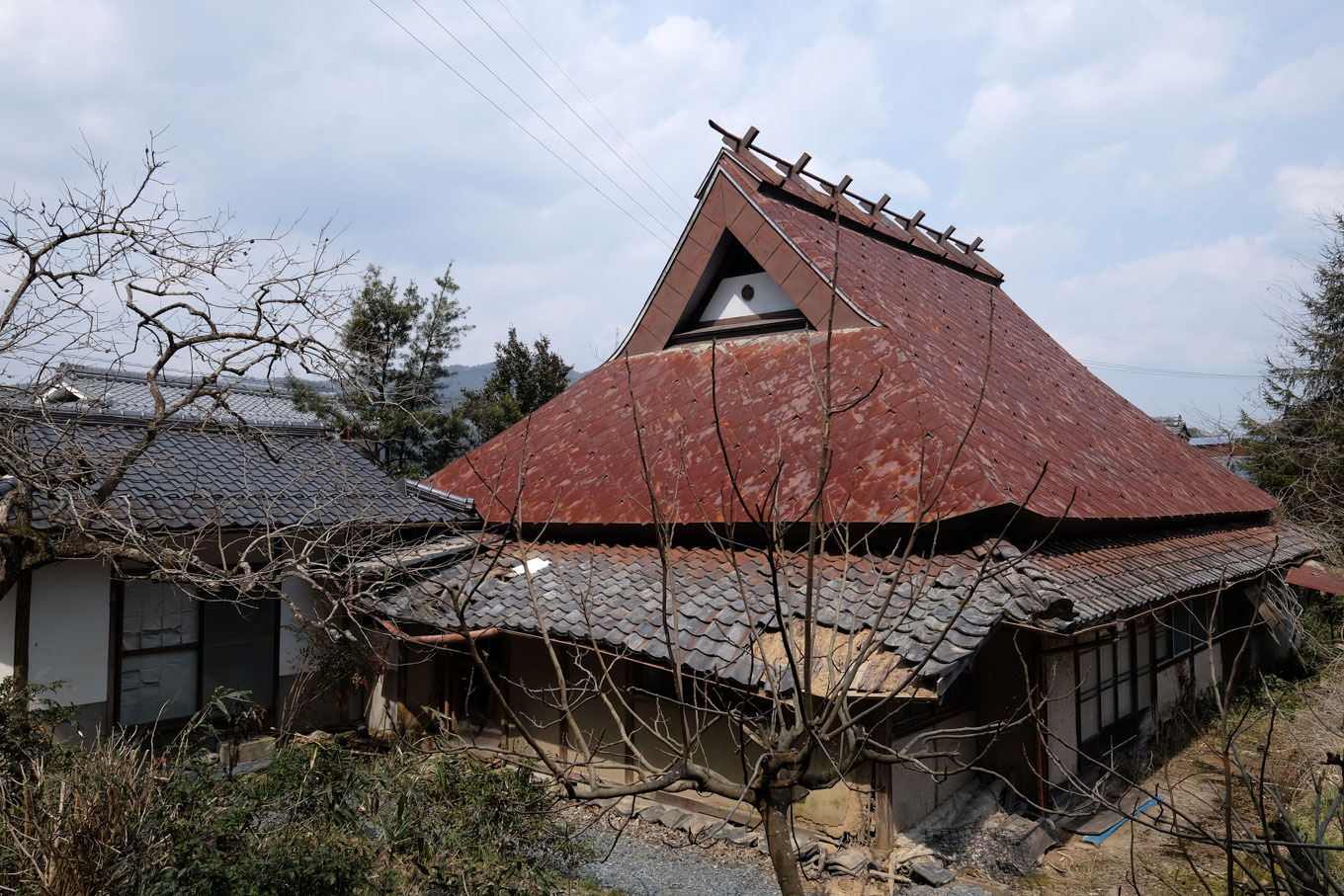 朝倉神社近くの民家。