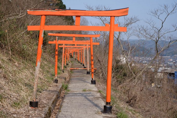 稲荷神社 (FUJIFILM X-T1 + XF35mm F1.4R)