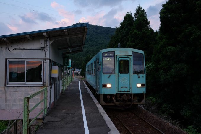 福井行き 734D (FUJIFILM X-T1 + XF16mm F1.4R)