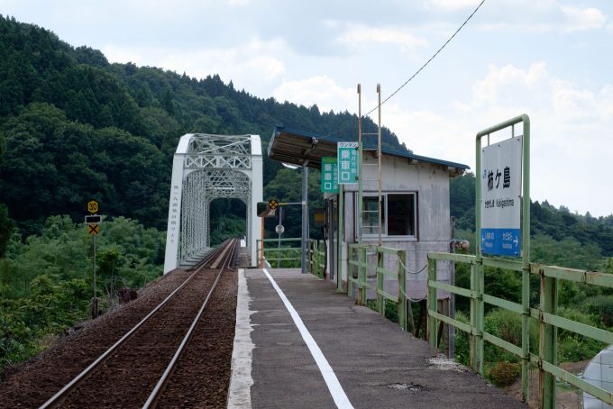 柿ケ島駅ホーム (FUJIFILM X-T1 + XF35mm F1.4R)