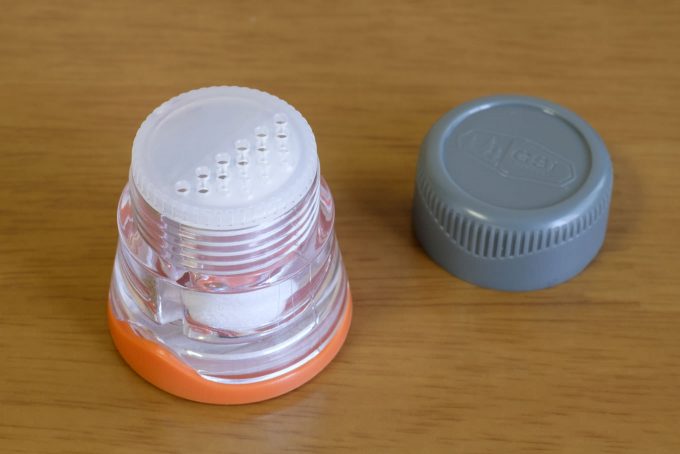 塩とコショウを選択できる中蓋