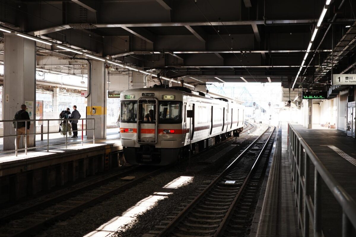 豊橋駅に到着。